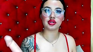 Amateur brunette double toying on webcam