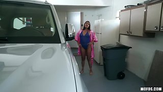 Sexy babe Marilyn Mansion POV porn