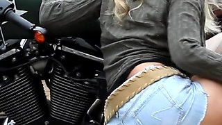 Hot MILF on the bike show us her snake body