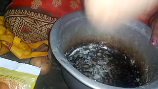 Sexy Saree Aunty Boobs