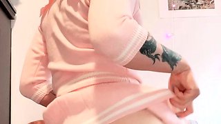 Beauty small tit amateur teen masturbating her shaved pussy