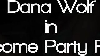 Funny Dana's petite teen (18+) scene