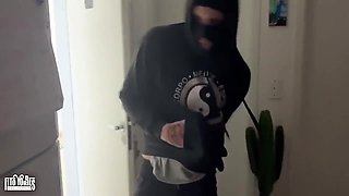 Gay Porn - Bandivo Breaks In And Fucks A Couple