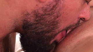 Hung fellow fucks svelte GF and drives her to squirt orgasm