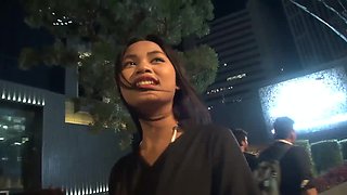 Slender Hottie Gives Man An Outstanding Fucking Performance