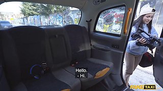 Faux cab sexy film college girl makes her very own sextape with a taxi driver
