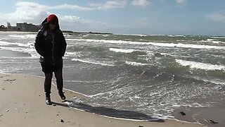 Wife fucked by strangers at the beach