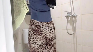 EPS. 18 - Hijab Malay teacher enjoys making love to Malay students in Penang hotel room