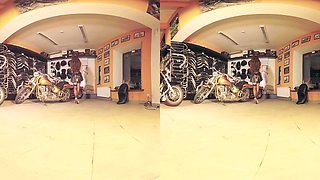Lola Has Some Naked Fun in the Garage