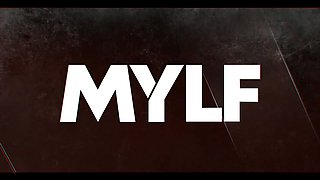 Big boobed milf Pristine Edge squirts numerous times while getting banged by detective mike - mylfwood