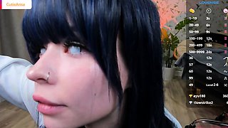 Amateur Webcam Teen Flashes Masturbates