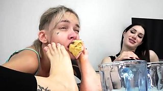 Licking Girls Feet Dori And Sarah - Nasty Water For a