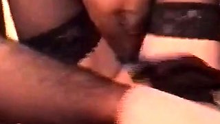 Gangbanged Deutsche Frau, die von Cuckold geteilt wurde