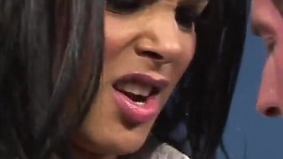 India slutty mulatto fucks a mature man.