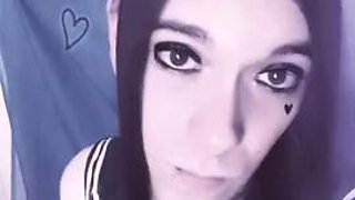 Hot tranny shows off her pretty face on Snapchat