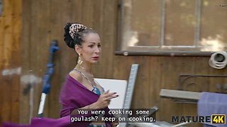 Mature4k. blond with huge bum doesn\u2019t mind to cheat on her hubby with 2 strangers in public