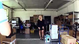 BUMS BUS - German blonde Lilli Vanilli fucks hard in the van