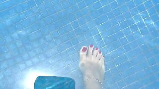 I Want a Foot Massage at the Pool