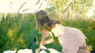 Old4k. hottie sucks senior dick and gets it in her tiny labia outdoors