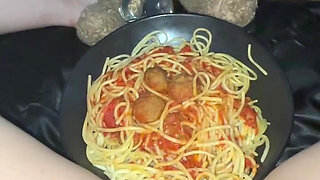 EXTREME HARDCORE FOOD FETISH-KINKY FEMALE MASTURBATION-SAUDI VIRGIN  18 YO ARABIAN SNOWWHITE IN LOS ANGELES BEVERLY HILLS UNITED