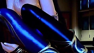Zi Yan Digital Dreamgirl with a Dangerous Body - 3D Animation