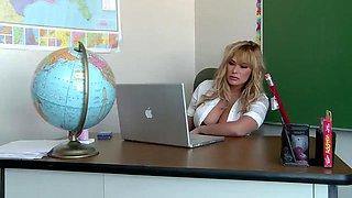 Shyla Stylez