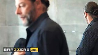 Brazzers - cherry devivre gets her cunt eaten by the chef while her husband’s not paying attention