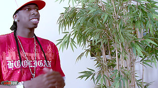 Sexy Ebony Nyomi with Super Big Ass Gets Fucked with Creampie in Her Pussy