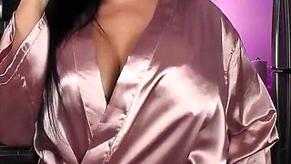 Krystal Davis - Stepmommy Shows You the Way- 2D Converted From VR