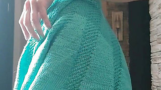 I Didn't Have Time to Cum While Masturbating When the Doorbell Rang.