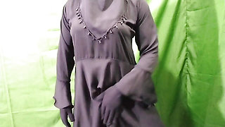 Indian Bhabhi dancing and masturbating in the bedroom and talking dirty