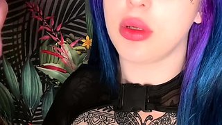 Large amateur cam woman uses two of her toys to masturbate