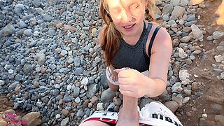 Right on the Beach! Outdoor Deepthroat Extreme