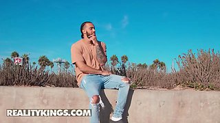 Reality kings - rollerblading beauty mikey star prizes james with her snatch after providing her a sexy beachside rescue