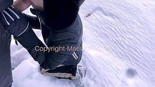 Asian amateur gives outdoor blowjob