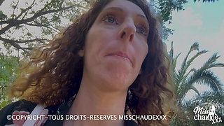 🇫🇷 Misschaudexxx, I dildo my pussy on a public bench