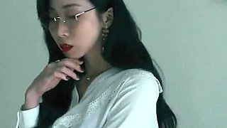 Asian Hot MILF seduce her student-teacher Qin's secret