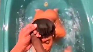 A Sloppy Blowjob From the Hottub