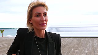 Jessie, 35, farmer in Dole (39)! - Jacquie et Michel TV