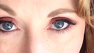 Size Queen Squirting MILF Fists Herself