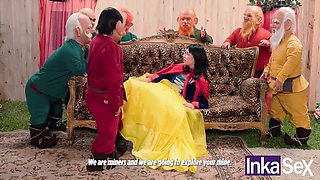 Blanca Nieves Se Pierde En El Bosque Y Es Follada Por Los 7 Enanos. 11 Min With Vivian Lola, Franco X And Lisa Bullock