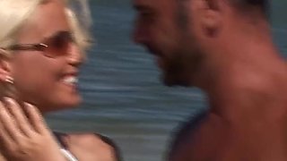 Classic Porn Fucking the Ass of Pornstar Caylian Curtis on the Beach