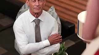 Hotwife Sofia - Day 2 - Meeting Aunt V and Veil App