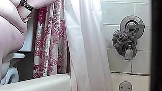 Cam Catches BBW Chillin On The Toilet