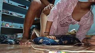 Dost Ki Behen Chori Chori Chup Chupke Se Chut Mein Finger Kar Rahi Thi Jabar Dasti Pella (HD 4K)