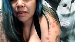 Hot amateur MILF masturbates close up for her cam show fans