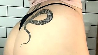 amateur amali2015 flashing ass on live webcam
