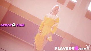 Petite blondie cougar posing before match