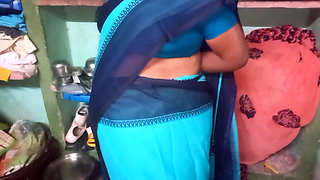 Indian Aunty Saree Changing Porn Video