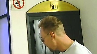 Flirtatious inamorata's cumshot scene
